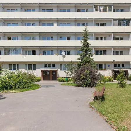 Metro Pole Mokotowskie By Renters * Warszawa